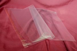 PP sáčok s dierkou a lepiacou chlopňou 400x600mm 25my - cena 0,10€